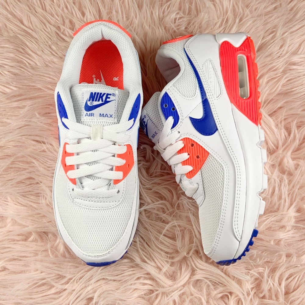 New Nike Women’s Air Max 90 - Picture 2 of 10